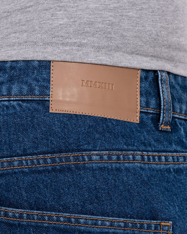 2t Angus Tall Locker sitzende Jeans (mittelblau)