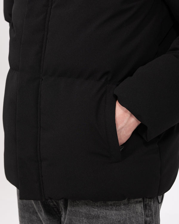 2t Meter Hohe Gepolsterte Steppjacke (schwarz)