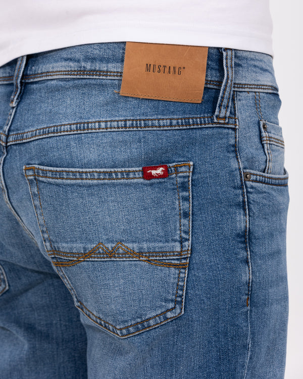 Mustang Washington Gerade Passform Lange Jeans (gewaschener Denim)
