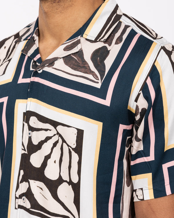 2t Musa Tall Short Sleeve Printed Revere Shirt (white pattern)