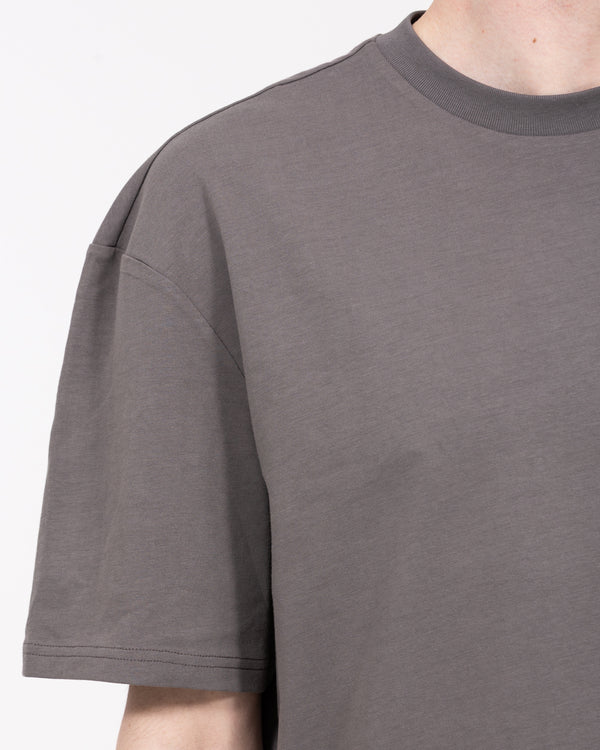 2t Brad Tall Übergroßes T-Shirt (kohlegrauer Druck)